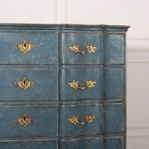 18TH CENTURY DANISH CHEST OF DRAWERS - ADDITIONAL PHOTO 2