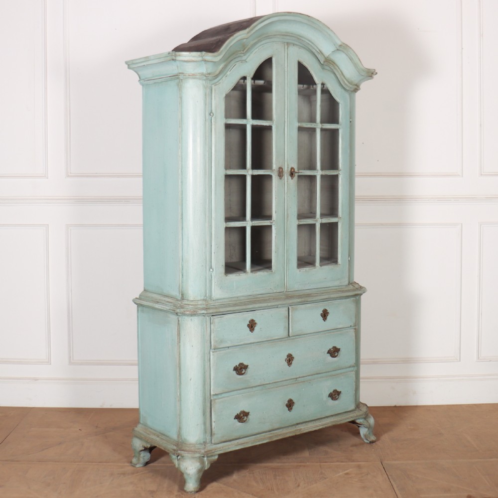 18th Century Swedish Vitrine View X