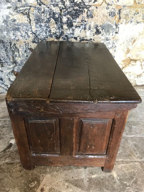 EARLY OAK COFFERCHEST - ADDITIONAL PHOTO 7