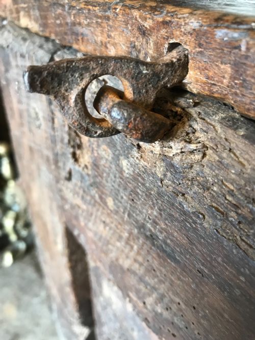 EARLY OAK COFFERCHEST - ADDITIONAL PHOTO 9
