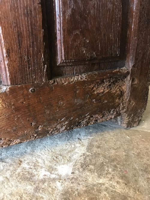 EARLY OAK COFFERCHEST - ADDITIONAL PHOTO 14