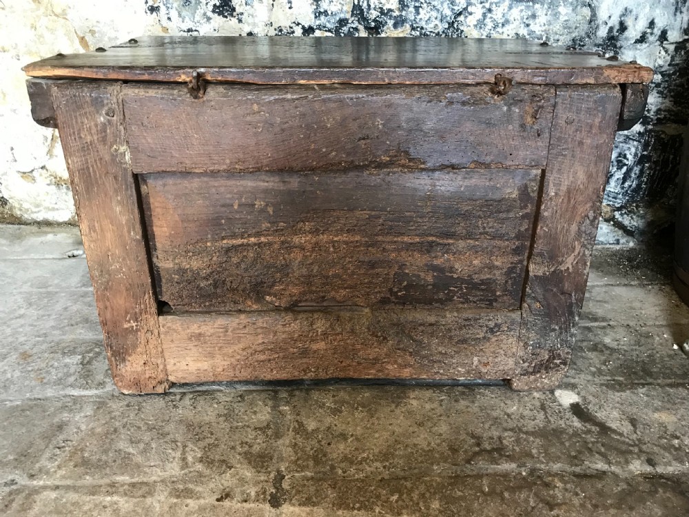 Early Oak Coffer/Chest View XI