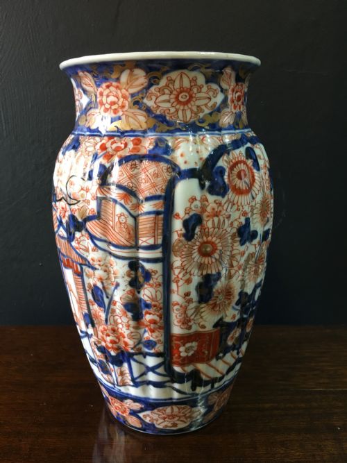 MEIJI PERIOD FLUTED VASE CHRYSANTHEMUM IN MAIN CARTOUCHESFIGURES IN BOAT COTTAGE C19TH - ADDITIONAL PHOTO 1