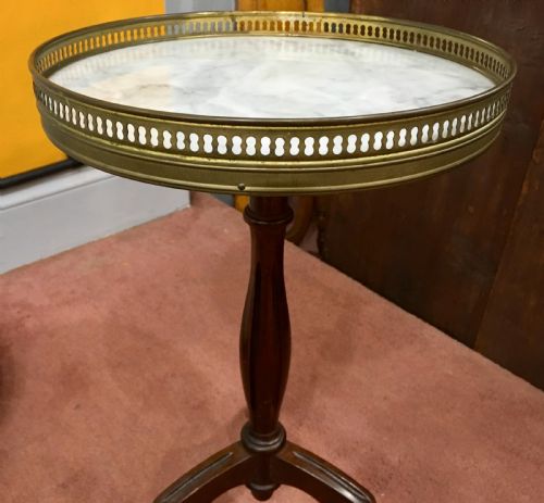 FRENCH WINE TABLE WITH BRASS GALLERY AND WHITE MARBLE TOP C1920 - ADDITIONAL PHOTO 2