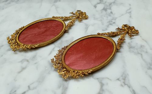 PAIR FRENCH GILT BRONZE OVAL HANGING PICTURE FRAMES LATE 19TH CENTURTY - ADDITIONAL PHOTO 3