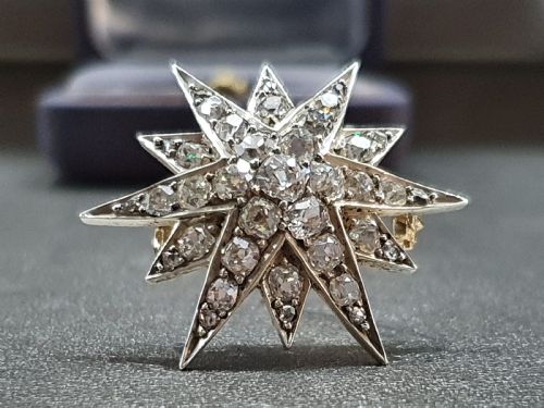 VICTORIAN OLD CUT 37 DIAMOND STAR BROOCH 14 CARAT GOLD - ADDITIONAL PHOTO 2
