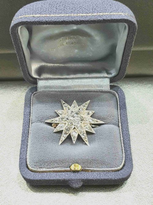 VICTORIAN OLD CUT 37 DIAMOND STAR BROOCH 14 CARAT GOLD - ADDITIONAL PHOTO 1