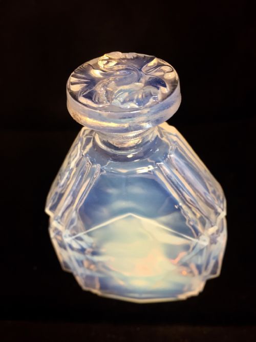 ART DECO OPALESCENT FRENCH PERFUME BOTTLE C1930 - ADDITIONAL PHOTO 2