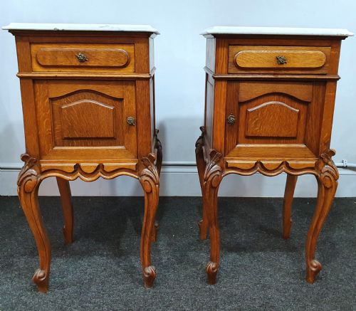 PAIR EARLY 1900S FRENCH OAK MARBLE TOP BEDSIDE CABINETS - ADDITIONAL PHOTO 1