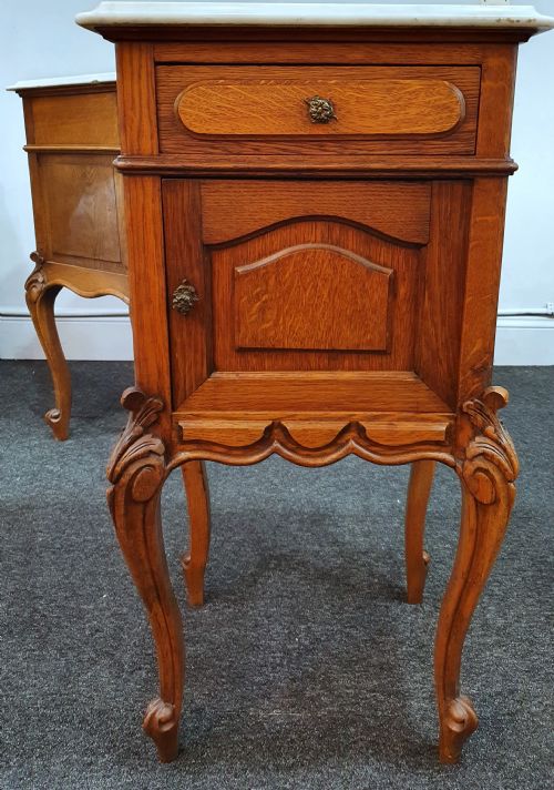 PAIR EARLY 1900S FRENCH OAK MARBLE TOP BEDSIDE CABINETS - ADDITIONAL PHOTO 3