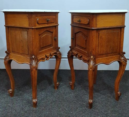 PAIR EARLY 1900S FRENCH OAK MARBLE TOP BEDSIDE CABINETS - ADDITIONAL PHOTO 10