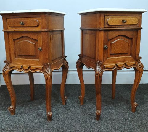 PAIR EARLY 1900S FRENCH OAK MARBLE TOP BEDSIDE CABINETS - ADDITIONAL PHOTO 11