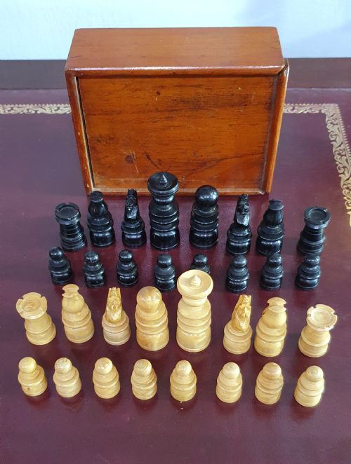 FRENCH WALNUT REVERSIBLE CHESS BOARD LEATHER TOP GAMES OCCASIONAL TABLE WITH DRAWER C1900 VICTORIAN CHESS AND DRAUGHTS SETS - ADDITIONAL PHOTO 14