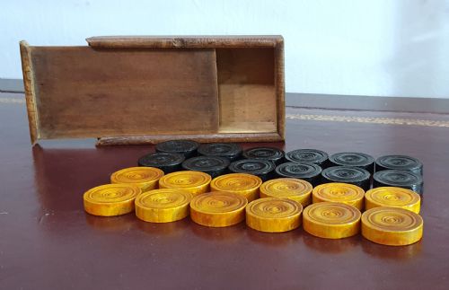 FRENCH WALNUT REVERSIBLE CHESS BOARD LEATHER TOP GAMES OCCASIONAL TABLE WITH DRAWER C1900 VICTORIAN CHESS AND DRAUGHTS SETS - ADDITIONAL PHOTO 16