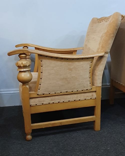 PAIR ARTS CRAFTS CARVED GOLDEN OAK SUEDE LOUNGE CHAIRS C1910 - ADDITIONAL PHOTO 3