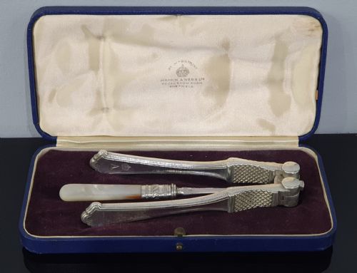 mappin webb elkington silver plated nutcracker set c192030 - CATEGORY: ANTIQUE SILVER - DATED 1920