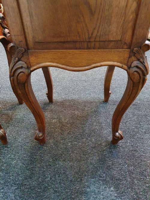 PAIR EARLY 1900S FRENCH OAK MARBLE TOP BEDSIDE CABINETS - ADDITIONAL PHOTO 6