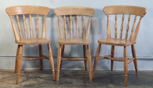 THREE VICTORIAN BEECHWOOD FARMHOUSE KITCHEN CHAIRS WITH SHAPED SLATS C1880 - ADDITIONAL PHOTO 3