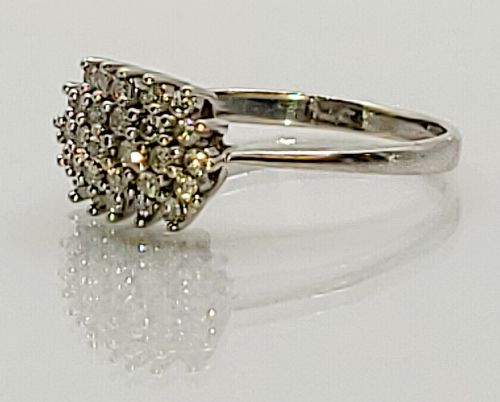 DIAMOND 05CT 9CT WHITE GOLD CLUSTER RING T - ADDITIONAL PHOTO 1