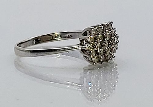 DIAMOND 05CT 9CT WHITE GOLD CLUSTER RING T - ADDITIONAL PHOTO 3