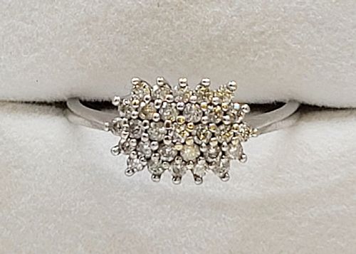 DIAMOND 05CT 9CT WHITE GOLD CLUSTER RING T - ADDITIONAL PHOTO 5