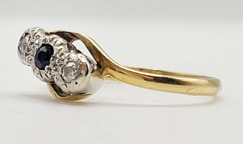 ART DECO SAPPHIRE DIAMOND TRILOGY ON 18CT GOLD PLATINUM TWIST RING J12 - ADDITIONAL PHOTO 1