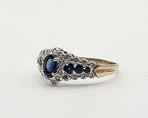 VINTAGE OVAL CUT CENTRAL SAPPHIRE DIAMOND SHOULDERS 9CT GOLD RING R - ADDITIONAL PHOTO 1
