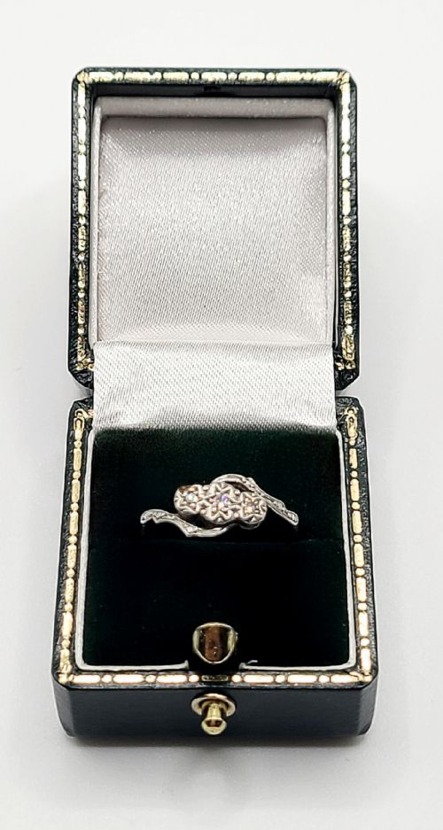 ART DECO PLATINUM SET DIAMOND TRILOGY SWIRL RING 18CT GOLD SIZE K - ADDITIONAL PHOTO 1