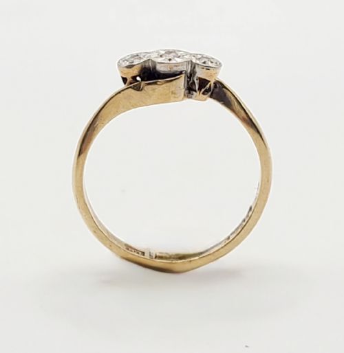 ART DECO 1930S CLASSIC GEOMETRIC DESIGN DIAMONDS SET INTO PLATINUM ON 18 CT GOLD BAND TRILOGY RING SIZE N12 - ADDITIONAL PHOTO 7