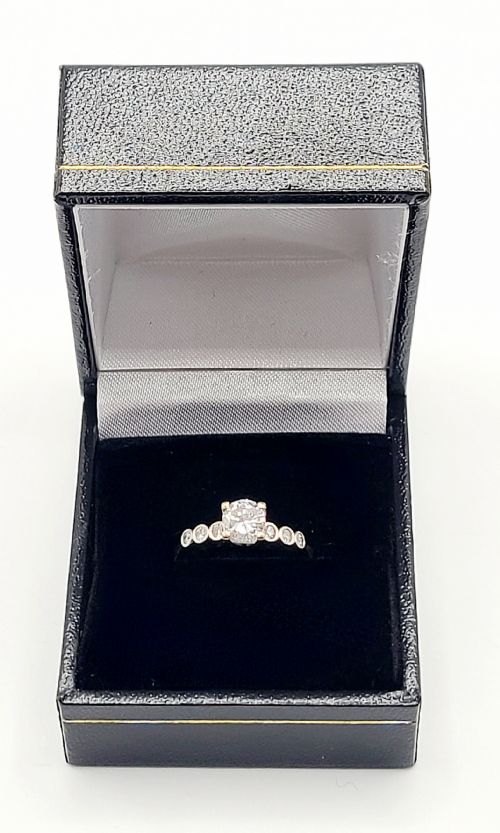 ART DECO RING SET WITH 7 DIAMONDS ON 18CT GOLD SIZE J12 - ADDITIONAL PHOTO 1