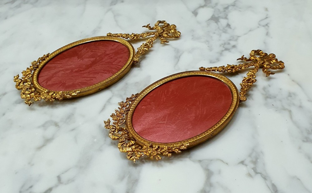 Pair French Gilt Bronze Oval Hanging Picture Frames Late 19th Centurty View IV