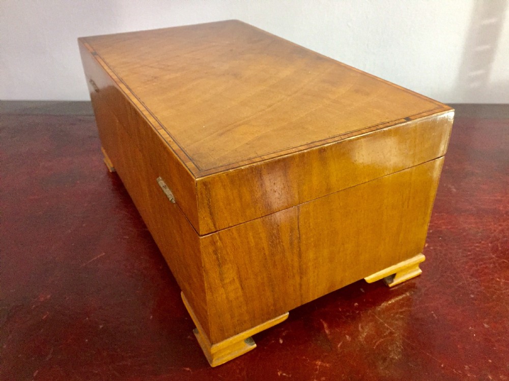 Art Deco burr walnut box c1930 View VI