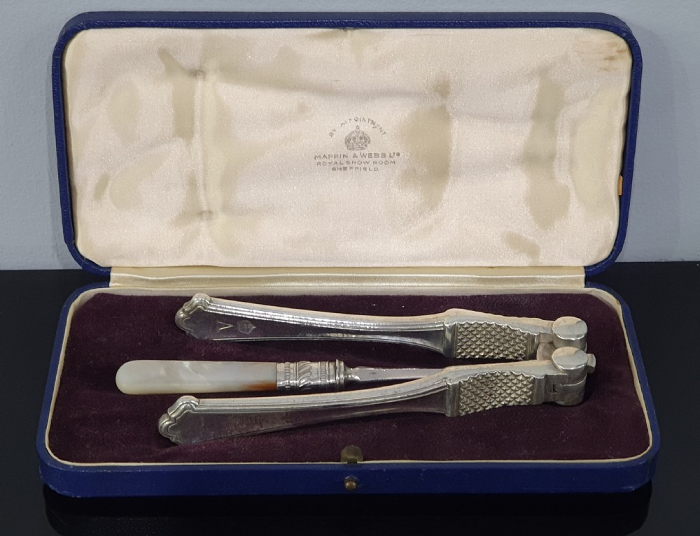 Mappin & Webb Elkington Silver Plated Nutcracker Set c.1920-30