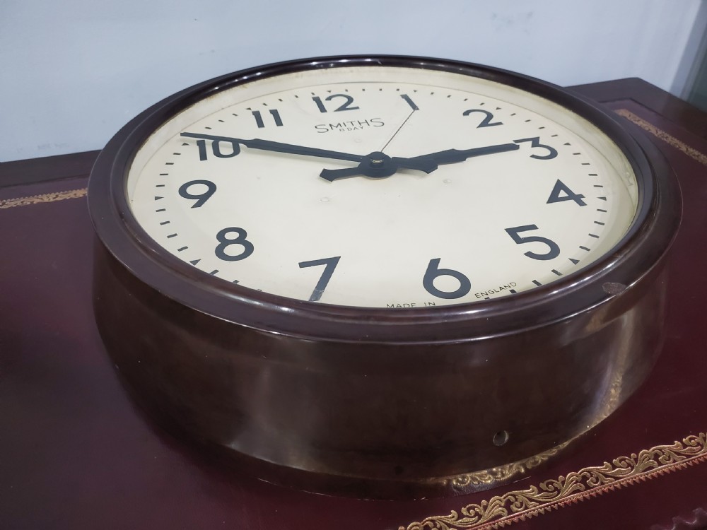 Large 37cm Smiths Battery Bakelite Wall Clock c1930 View II