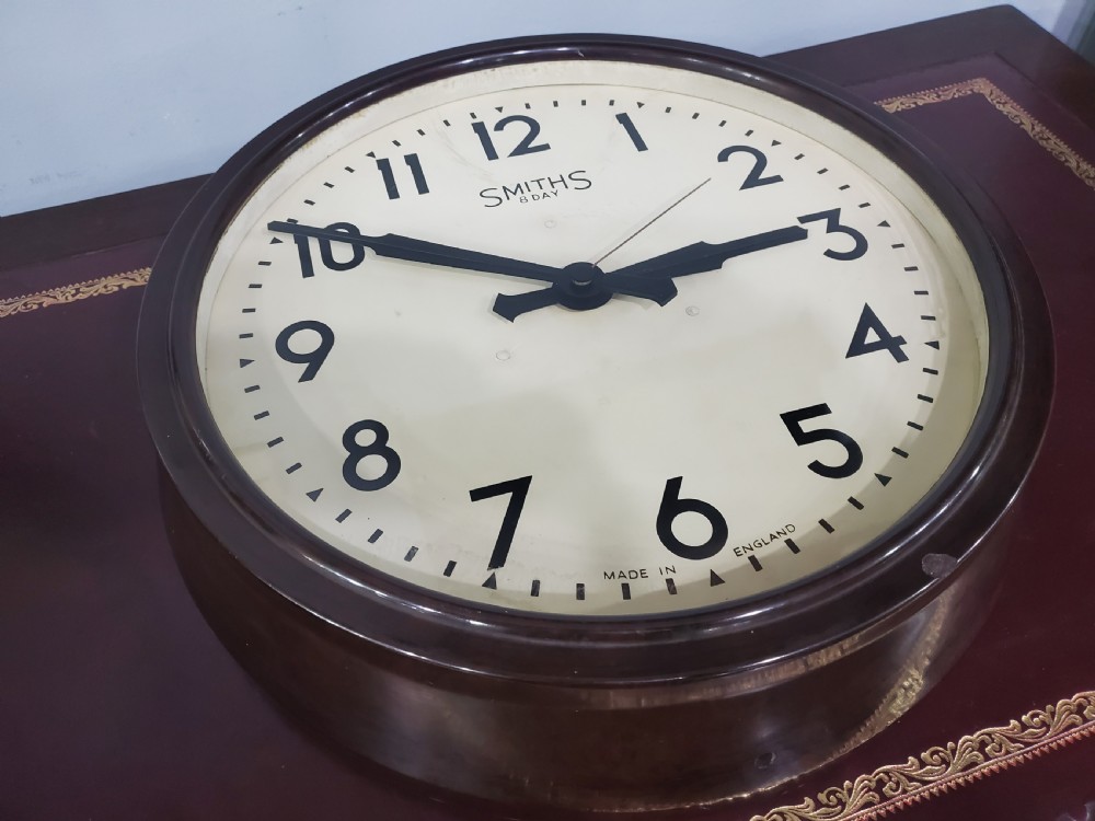 Large 37cm Smiths Battery Bakelite Wall Clock c1930 View III