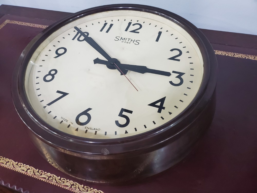 Large 37cm Smiths Battery Bakelite Wall Clock c1930 View IV