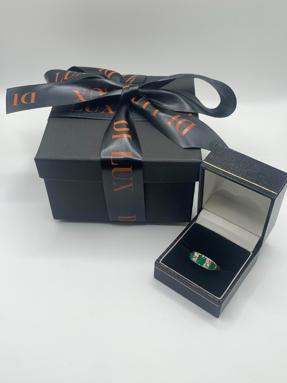 Stunning Victorian Natural Emerald & Diamond 18ct Gold Ring - Size L View VIII