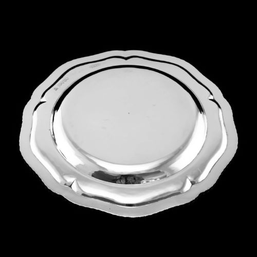 fig 5. Antique Solid Silver Dish with Coat of Arms for Michael Bass, 1st Baron Burton - Garrard 1888