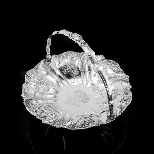fig 5. A Georgian Solid Silver Basket with Floral Motifs (1kg+) - Joseph & John Angell 1835