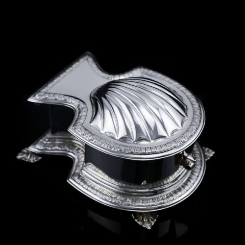 A Fine Quality Antique Solid Silver Inkwell / Inkstand in Scallop Form - Carrington 1903