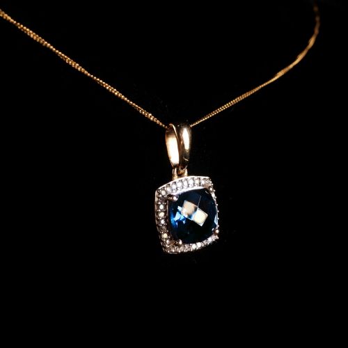 A STUNNING BLUE TOPAZ DIAMOND HALO SQUARE NECKLACE 9K GOLD - ADDITIONAL PHOTO 9