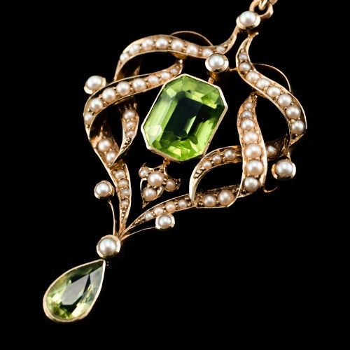 A Beautiful Antique Edwardian 9k Gold Peridot & Seeded Pearl Necklace - C.1900