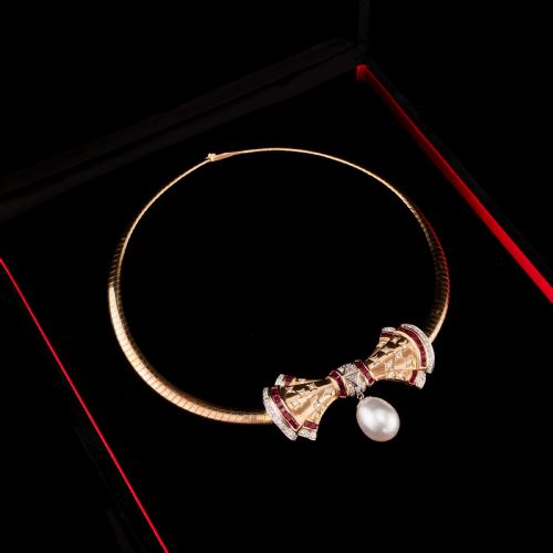 A MARVELLOUS VINTAGE 18K GOLD RUBY DIAMOND PEARL BOW NECKLACE - ADDITIONAL PHOTO 25