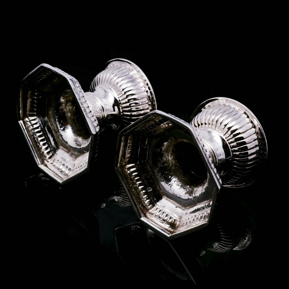 A Unique Antique Pair of Solid Silver Salt Cellars, Pedestal Design - Daniel & John Wellby 1886 View X