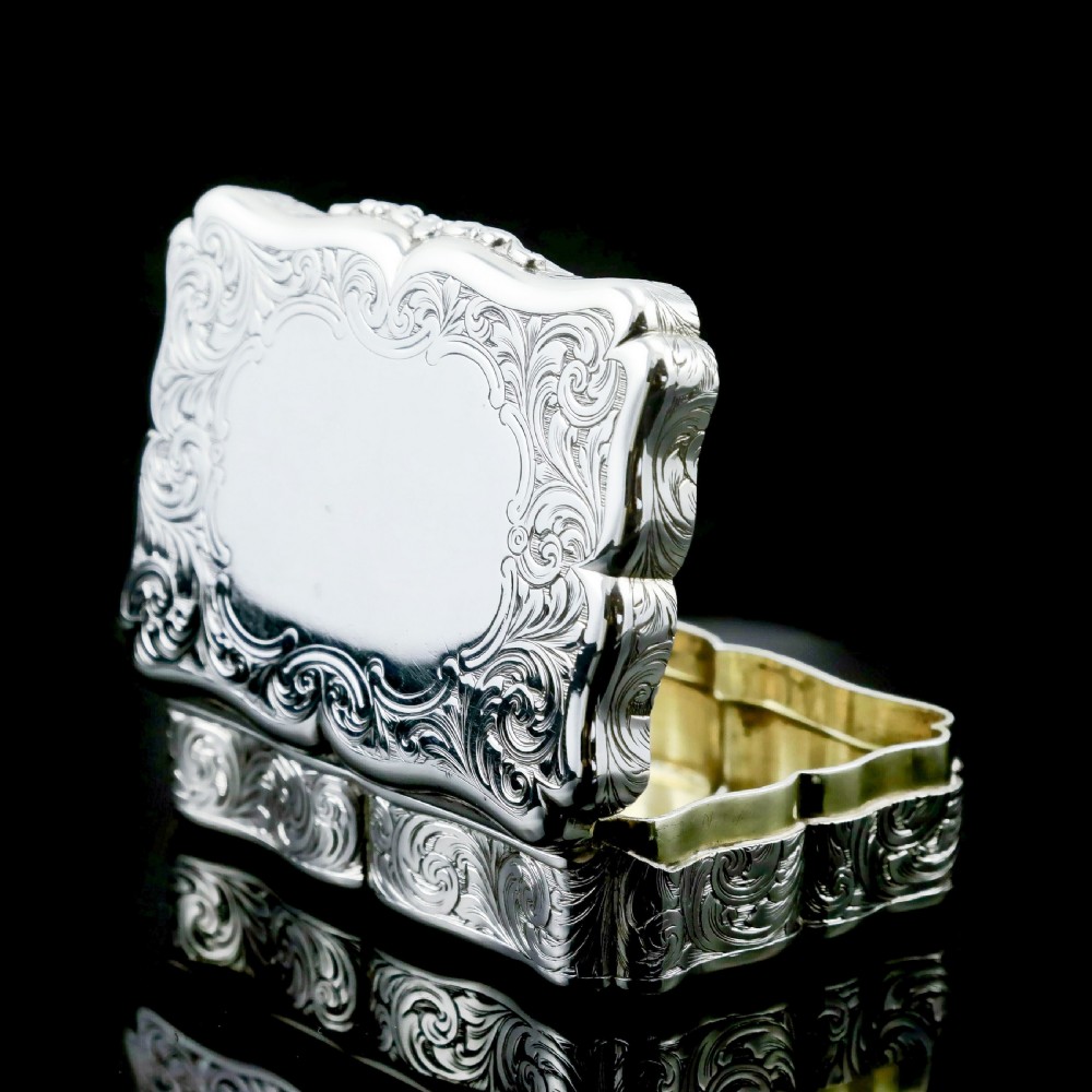 A Large Antique Victorian Solid Sterling Silver Table Snuff Box with Intricate Engravings - Edward Smith 1853 View XI