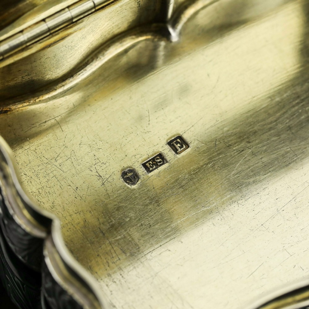 A Large Antique Victorian Solid Sterling Silver Table Snuff Box with Intricate Engravings - Edward Smith 1853 View XIV