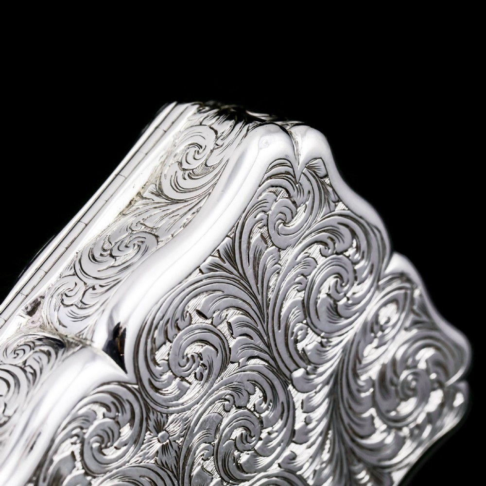 A Large Antique Victorian Solid Sterling Silver Table Snuff Box with Intricate Engravings - Edward Smith 1853 View XVII
