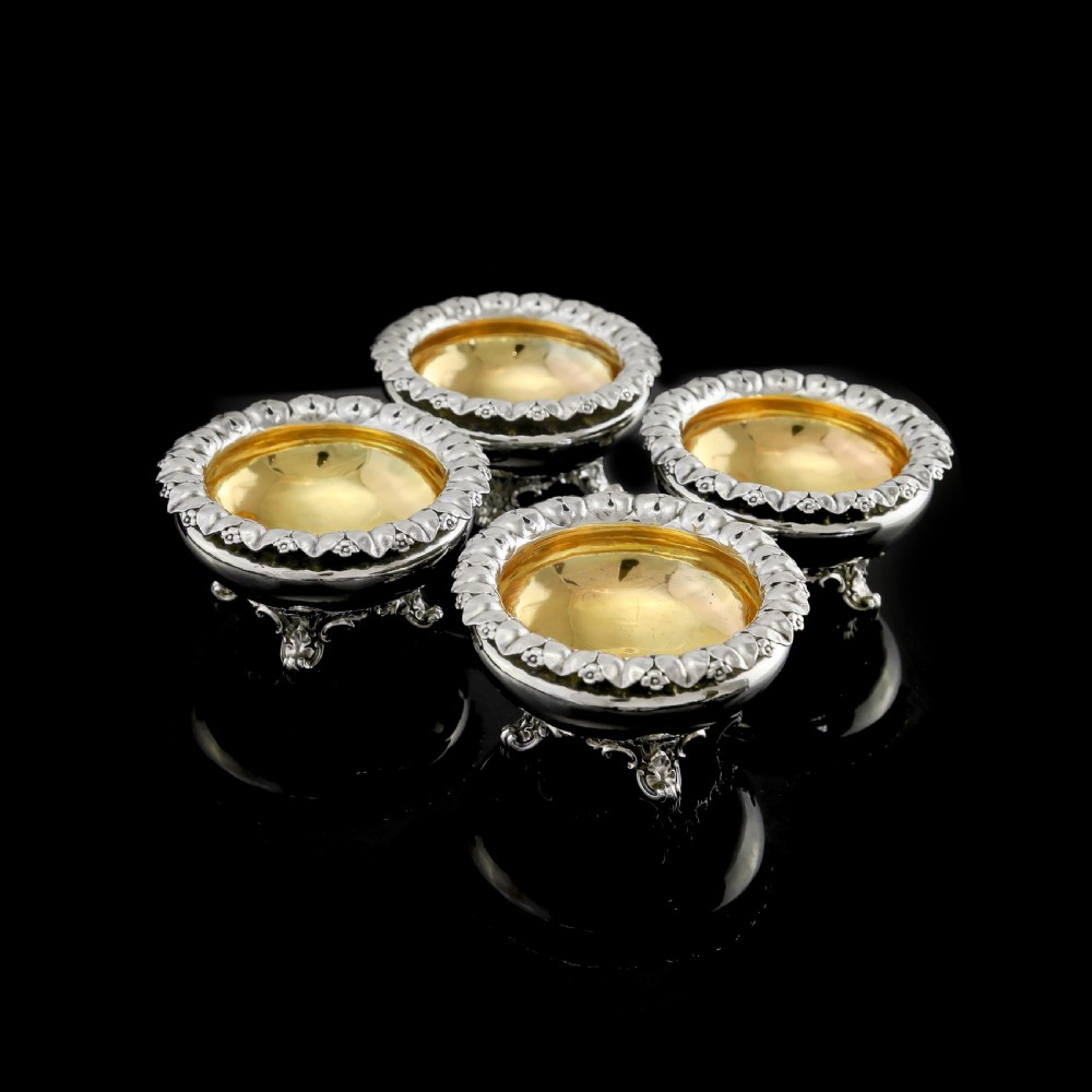 A Magnificent Set of 4 Georgian Solid Silver Salt Cellars - Barnard 1837 View II