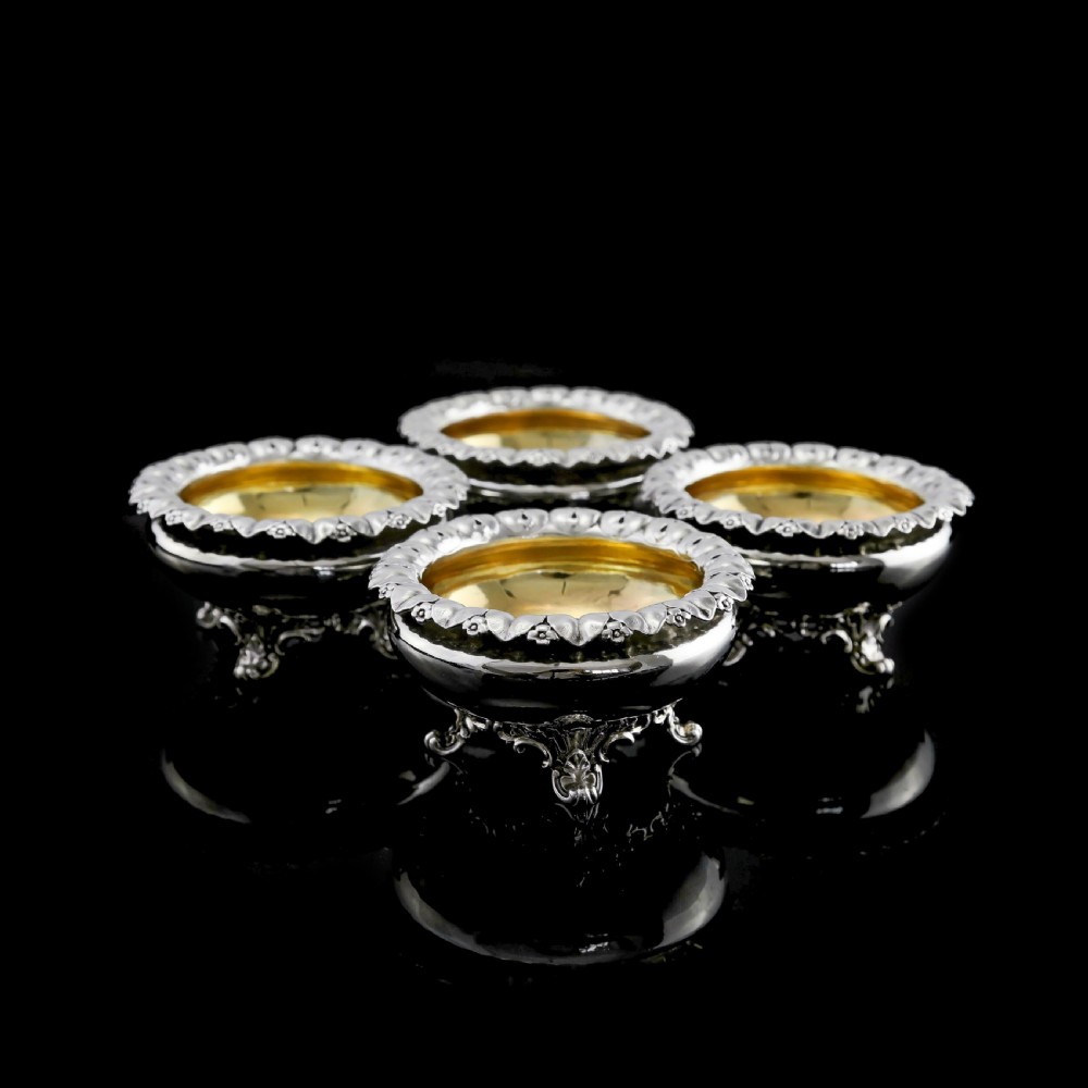 A Magnificent Set of 4 Georgian Solid Silver Salt Cellars - Barnard 1837 View IV