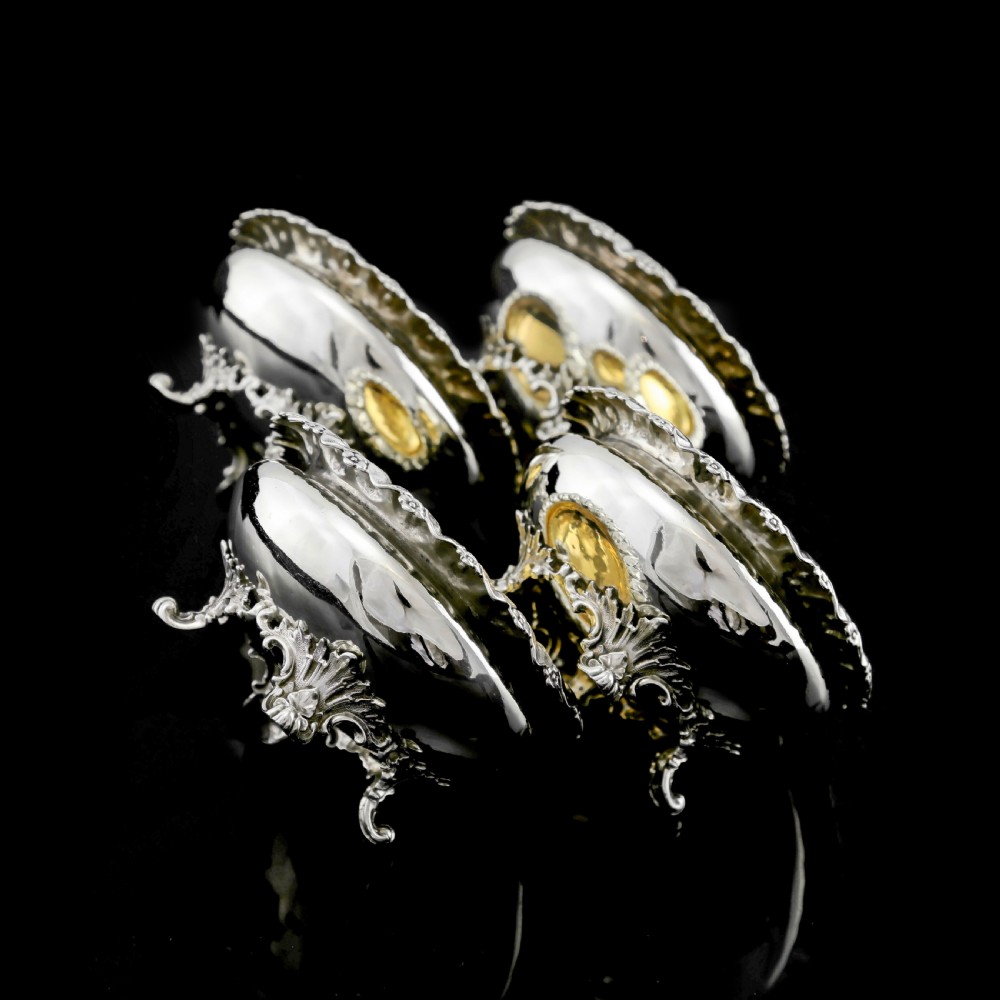 A Magnificent Set of 4 Georgian Solid Silver Salt Cellars - Barnard 1837 View XIII